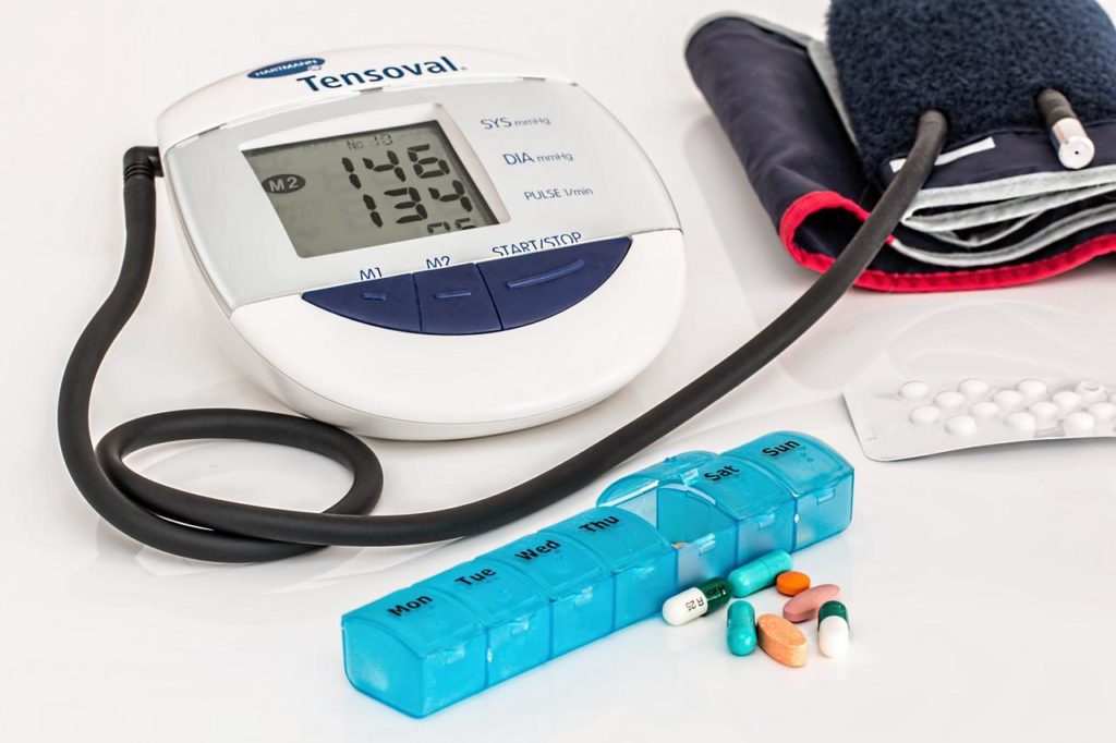 Hypertenzia - vysoký krvný tlak. Príznaky, príčiny, riziká a komplikácie
